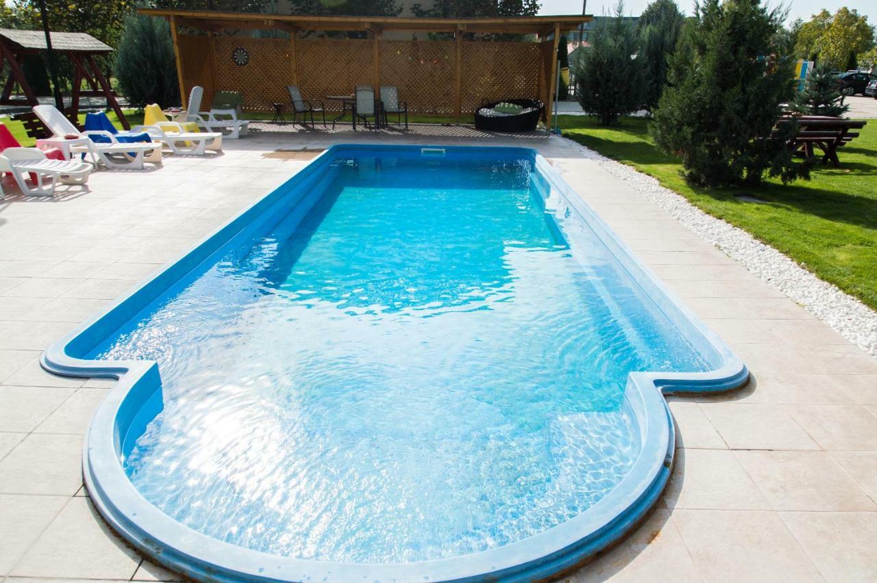 Airport Residence - Across from Otopeni Airport Exterior foto